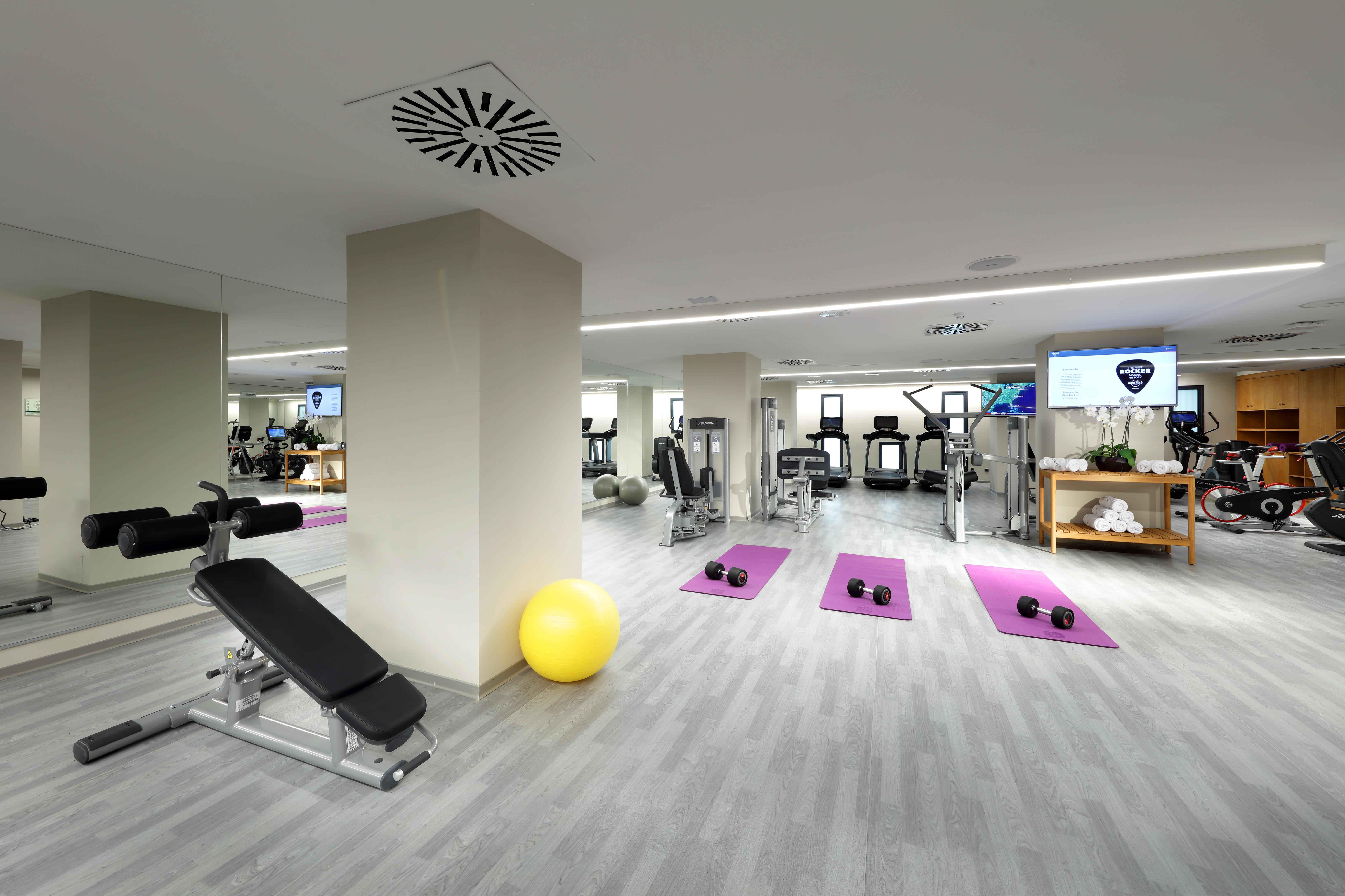 فندق هارد روك تينيريفي أذيخي المظهر الخارجي الصورة The gym at the hotel