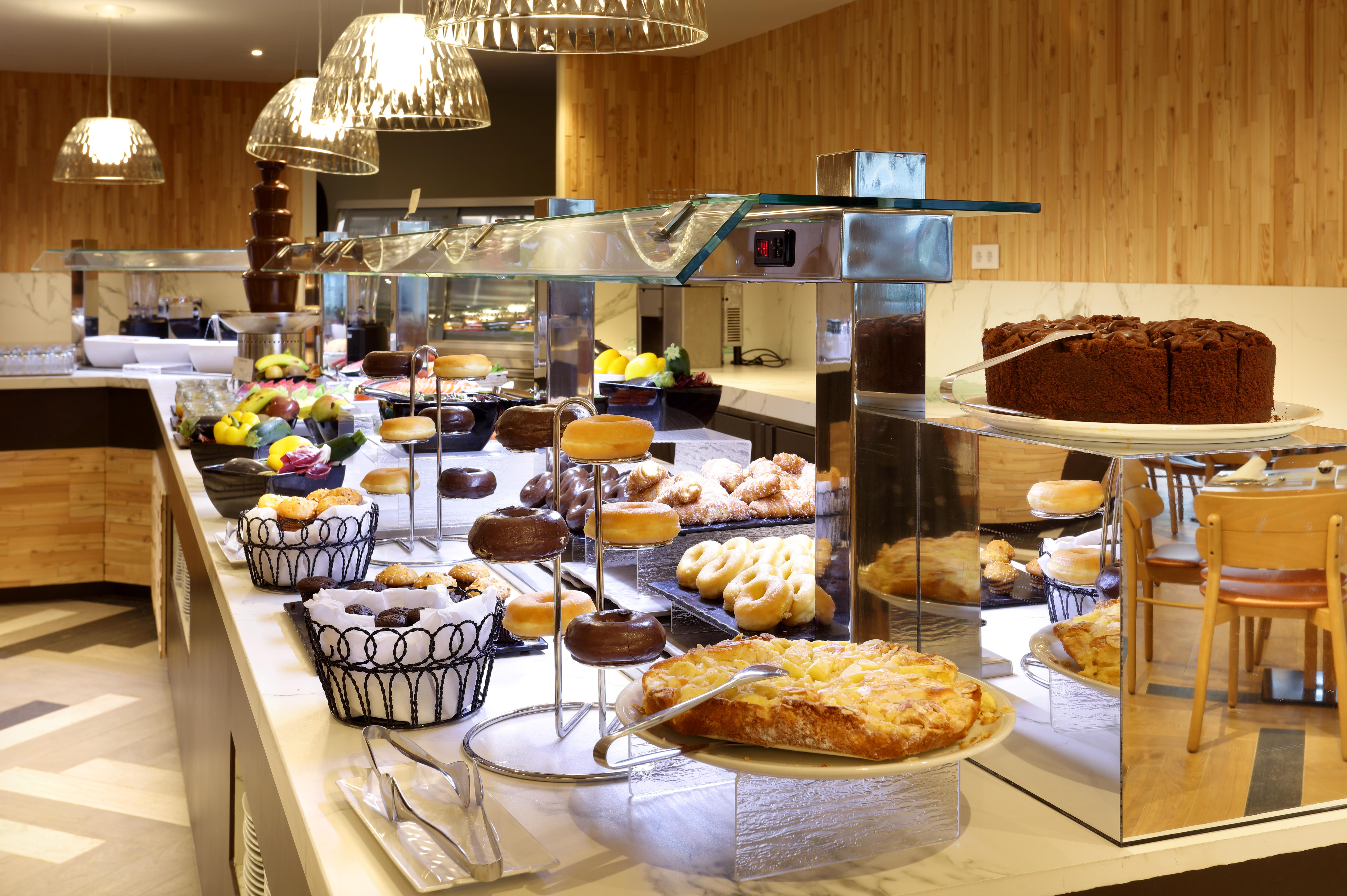 فندق هارد روك تينيريفي أذيخي المظهر الخارجي الصورة A dessert buffet