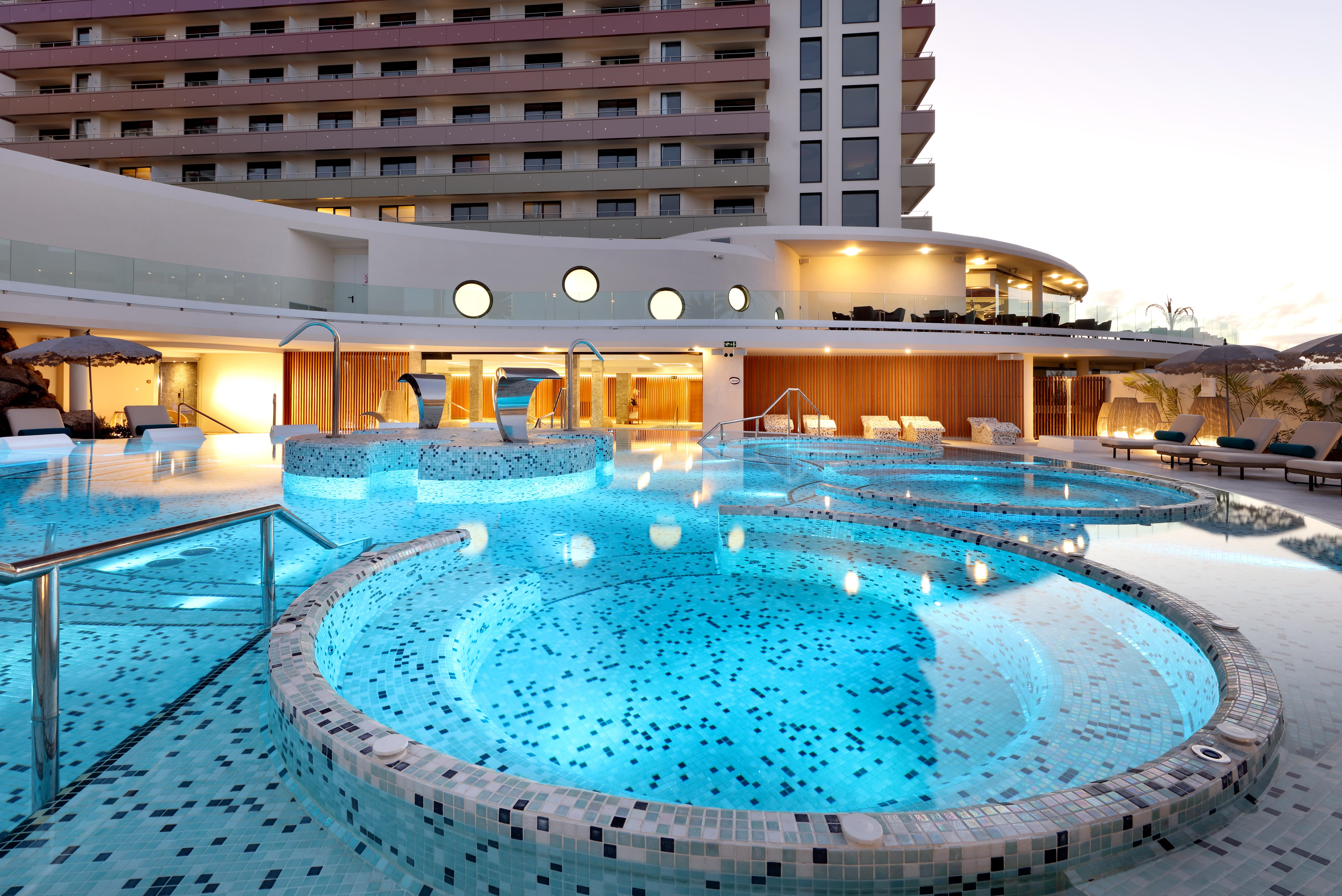 فندق هارد روك تينيريفي أذيخي المظهر الخارجي الصورة The swimming pool at the hotel