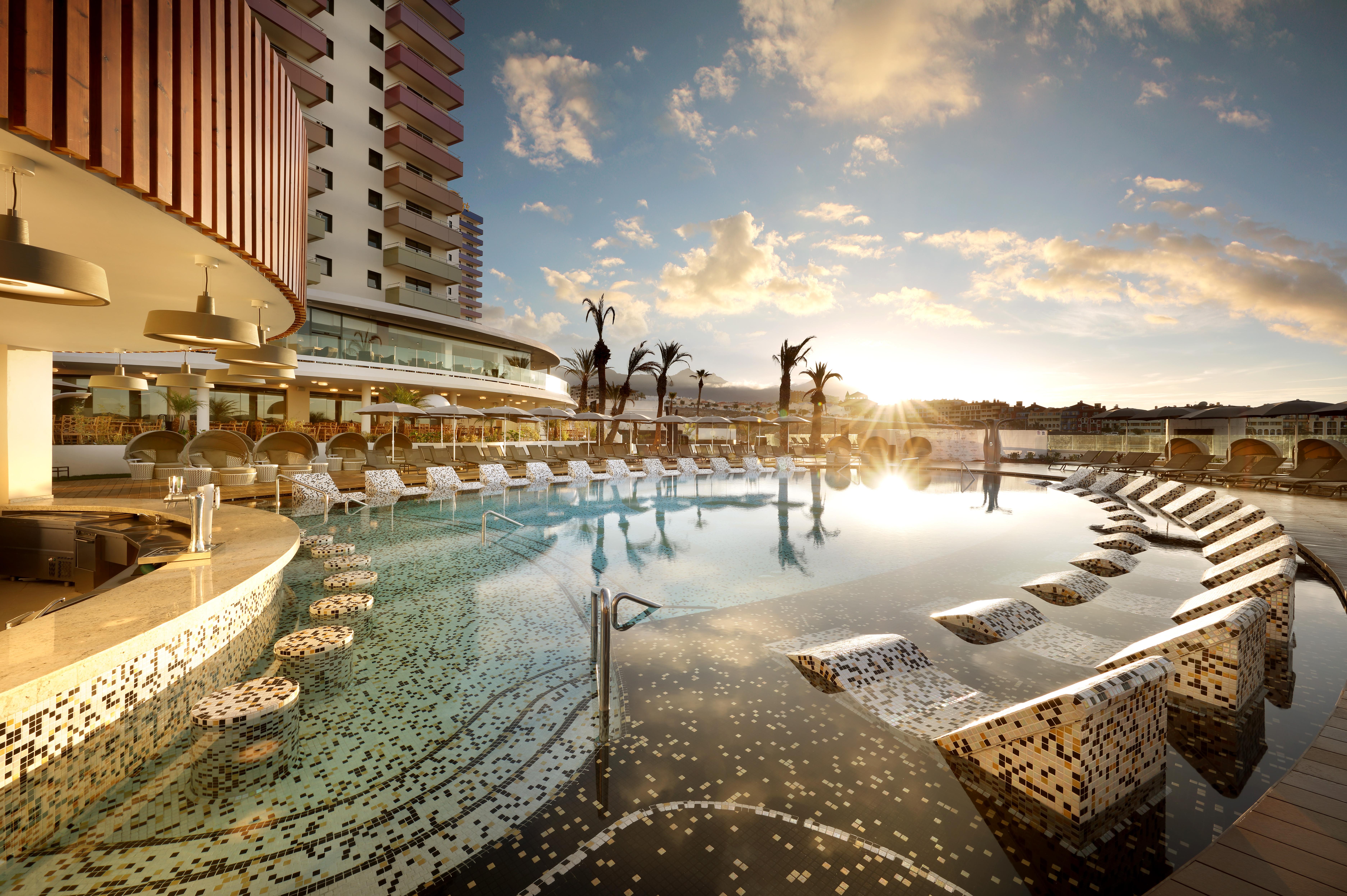 فندق هارد روك تينيريفي أذيخي المظهر الخارجي الصورة The pool at the W