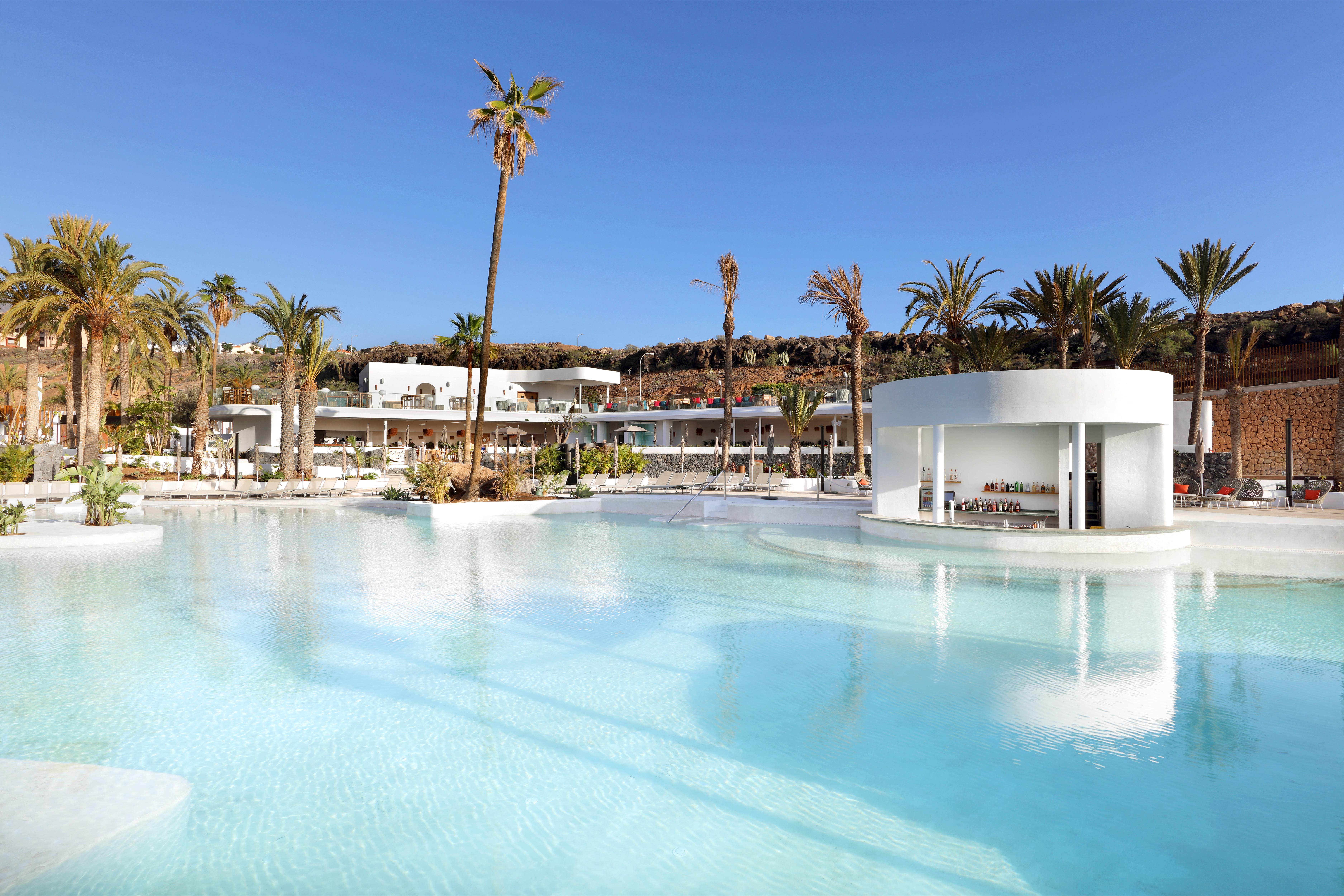 فندق هارد روك تينيريفي أذيخي المظهر الخارجي الصورة The hotel's pool