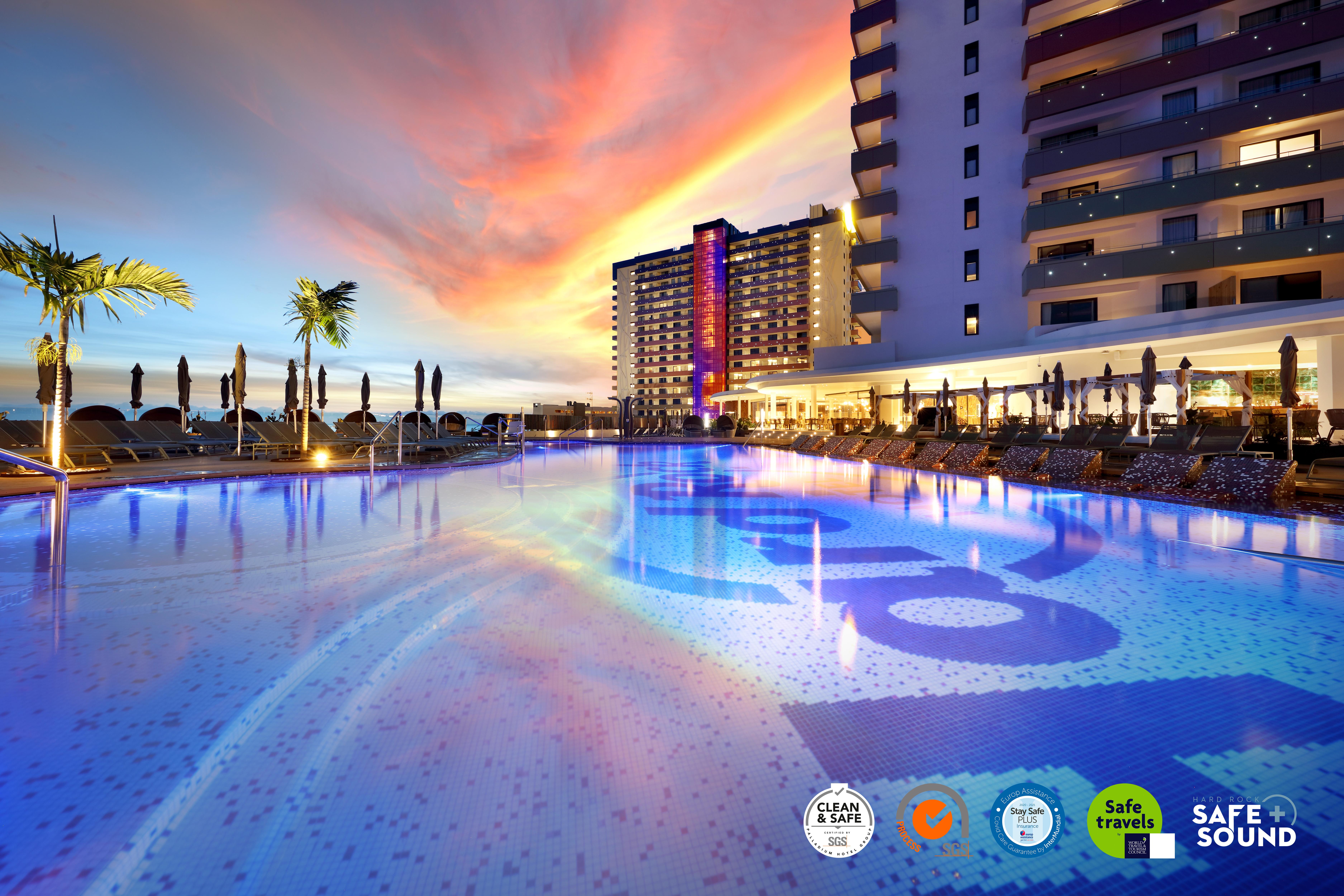 فندق هارد روك تينيريفي أذيخي المظهر الخارجي الصورة The swimming pool at the hotel