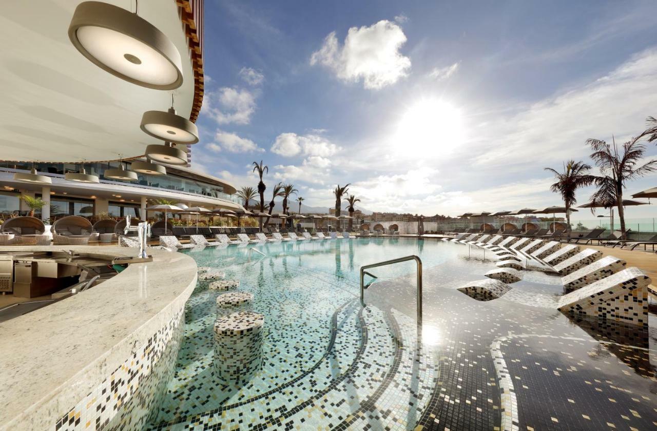 فندق هارد روك تينيريفي أذيخي المظهر الخارجي الصورة The pool at the hotel